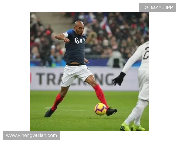 足球巨星史蒂文的传奇生涯与辉煌成就全景回顾